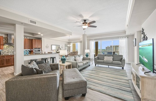 Holiday Isle Condo | 3BR Waterfront Condo with Harbor Views, Community Pool + Private Beach Access