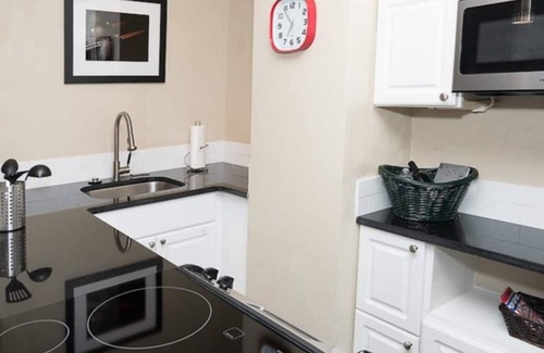 Downtown Atlanta Condo | 3H The Sweet Suite at Peachtree Towers
