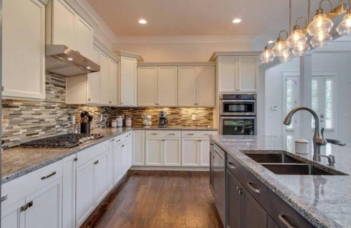 Shelby Hills House | 3mn to everything Nashville! Comfortably sleeps 12