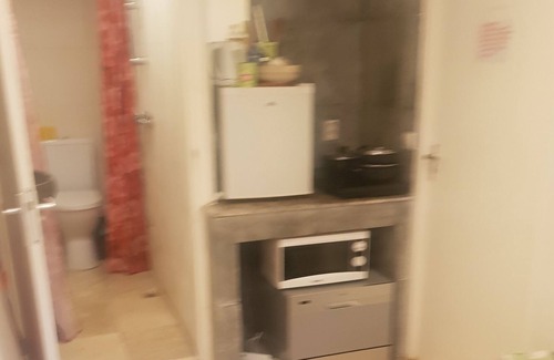 Duivendrecht Apartment | 3mx2m room with 1mx1m bathroom