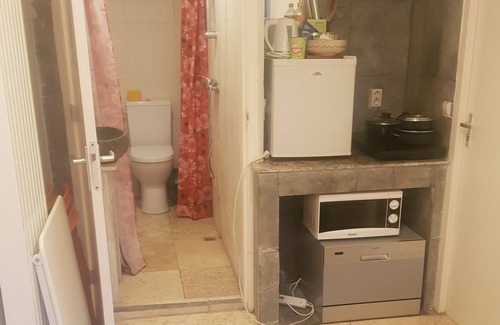 Duivendrecht Apartment | 3mx2m room with 1mx1m bathroom