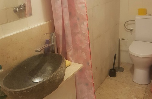 Duivendrecht Apartment | 3mx2m room with 1mx1m bathroom
