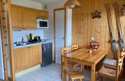 Les Gets Apartment | 3rd floor, view village, balcony, parking, tv, ski locker, 27m², Les Gets
