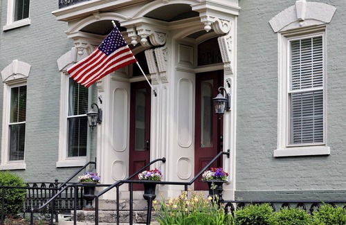 South Main Street Apartment | 3rd of 4 Hotel-Style Apts in Restored Row House - Walk to HWS, Lake, Linden St.
