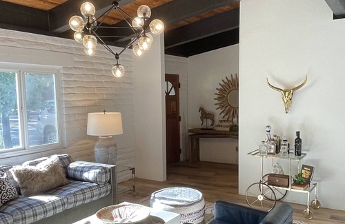 Tahoe Island Cabin | $4,200/mo-Furnished Ski Lease in South Lake Tahoe, 15 minutes to Heavenly Resort