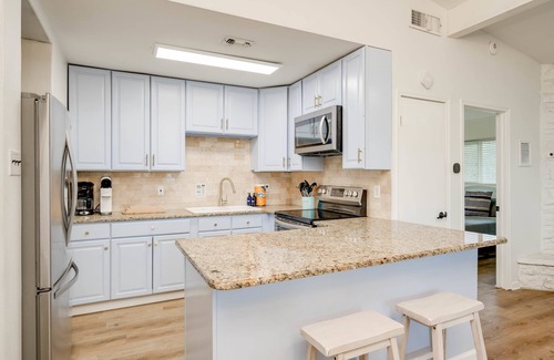 Canyon Lake House | 4 3 two King Beds Perfect Sunset Lake Views Pickleball Fire pit Lvl2 EV POA Pool