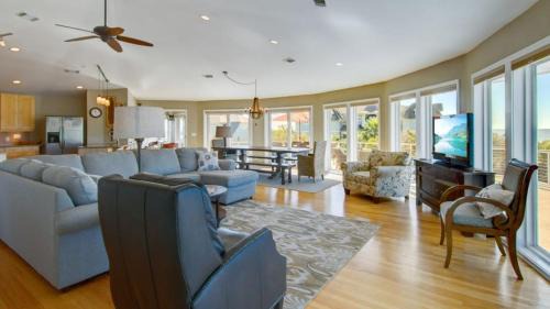 Isle of Palms House | 4 46th Avenue by AvantStay Pool Views Deck