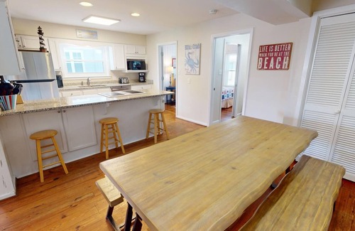 Savannah Beach House | 4-B 12th Street | Rooftop Deck, Steps to the Beach