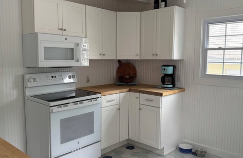 Niantic House | 4-BdRm Home at Black Point Beach, E. Lyme - WiFi + AC! JUN-AUG 2026 WKLY RENTAL