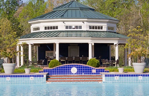Berkeley Condo | 4 BDRM~ HUGE UNIT SLEEPS 12~ ONLY 10 MILES TO BUSCH GARDENS~INDOOR/OUTDOOR POOLS