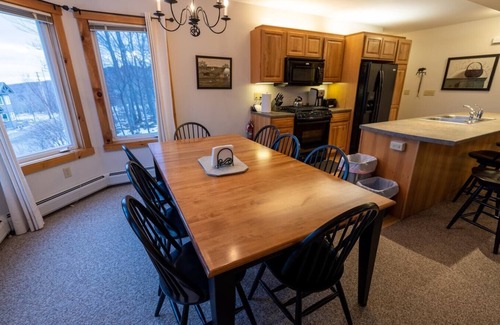North Troy Condo | 4 bdrm Jay Peak ski-in/ski-out condo w/HOT TUB!