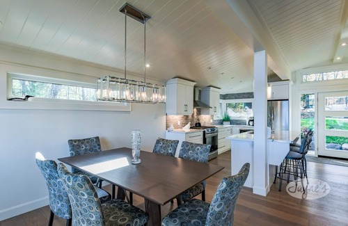 Muskoka Lakes Cottage | 4 bed, 2 bath, Brandy Lake, Port Carling, New Build!