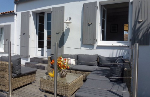 Saint-Martin-de-Re House | 4 bed/2 bath house with heated pool in walled town of St Martin de Re
