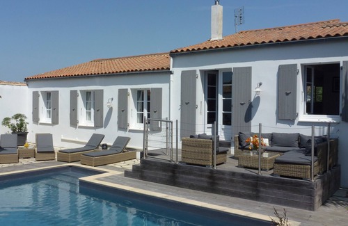 Saint-Martin-de-Re House | 4 bed/2 bath house with heated pool in walled town of St Martin de Re