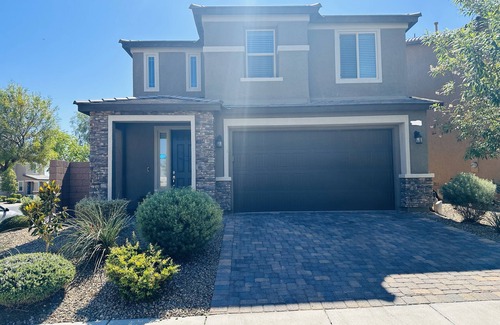 Las Vegas House | 4 Bed 3 Bath house in Las Vegas. Close to the strip and Red Rock.