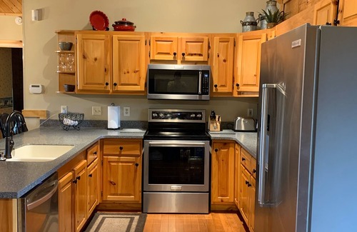 Dandridge Cabin | 4 Bed, 4 Bath, Lake Cabin w/Hot Tub Near Dollywood, Pigeon Forge & Smoky Mnts