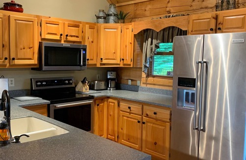 Dandridge Cabin | 4 Bed, 4 Bath, Lake Cabin w/Hot Tub Near Dollywood, Pigeon Forge & Smoky Mnts