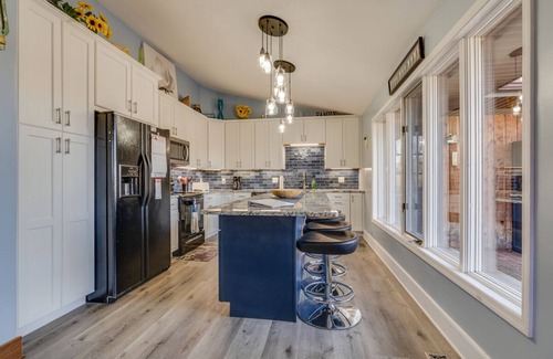 Kingsport House | 4 bed 4 bath pool and hot tub overlooking the river
