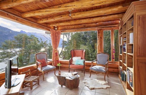 San Carlos de Bariloche House | 4 BED/5 BATH, LUXURY LAKEFRONT HOME