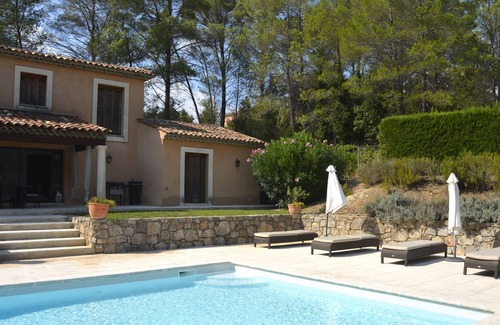 Lorgues House | 4 Bed House In Private, Location in Lorgues With Pool And Tennis Court