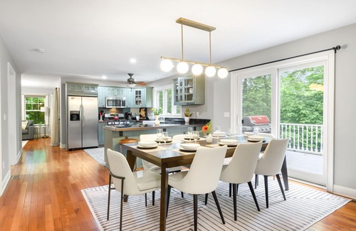 Wallkill House | 4 Bed House with Hot Tub Near Hiking + Wineries