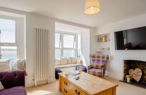 Aberdovey House | 4 Bed in Aberdovey 87520