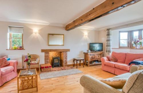 Briston House | 4 Bed in Briston 77924