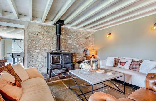 Llanddeusant House | 4 Bed in Cemaes 90258