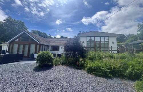 Llanidloes House | 4 Bed in Llanidloes 95968