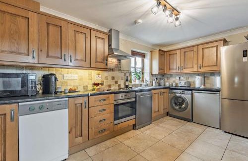 Lloc House | 4 Bed in Lloc 92687
