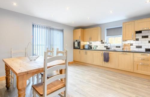 Mablethorpe House | 4 Bed in Mablethorpe 78453