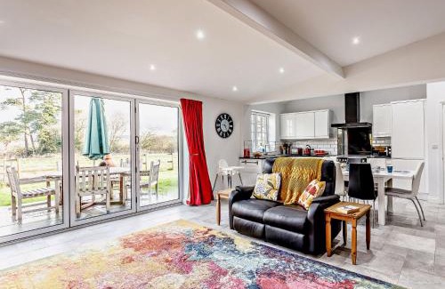 Wedmore House | 4 Bed in Wedmore 58843