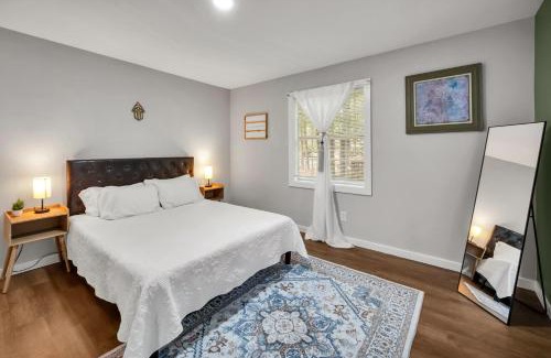 Bynum House | 4 Bed Moroccan style, min to UNC, Kids Essentials, Crib, walk to Golf