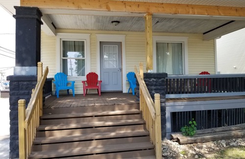 Cedar Rapids - Iowa City House | 4 Bedroom, 1 Bath 3 Level Home 7 Blocks from Downtown Cedar Rapids