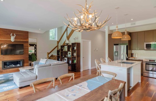South Bruce Peninsula House | 4 bedroom, 2.5 bath! River front luxury on The Sauble River close to The Beach!