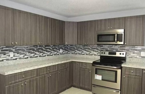 Margate House | 4 Bedroom 2 bath pool home