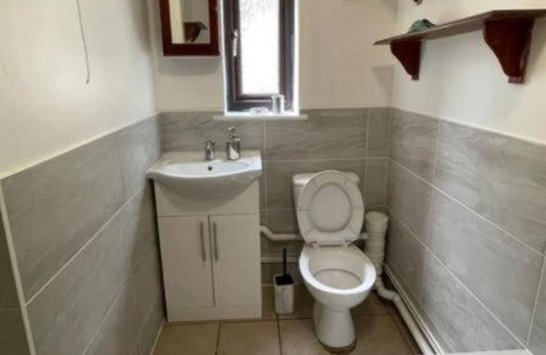 Newham Apartment | 4 bedroom 2 bathroom home