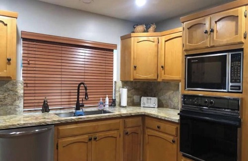 Truckee Cabin | 4 bedroom 2190 sq ft. home in Tahoe Donner Truckee With central AC