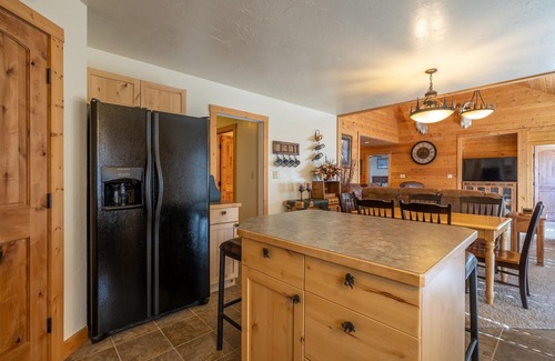 Gardiner House | 4 Bedroom 3 Bath Home At The Northern Entrance Of Yellowstone National Park