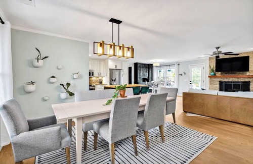 Wilmington House | 4 bedroom 3 bath with tranquil saltwater pool oasis! Sleeps up to 12