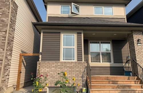 Calgary House | 4-bedroom 4-bath new house