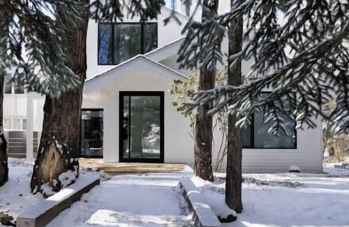 Aspen House | 4 Bedroom 4 Bath West End Sleek Contemporary home!