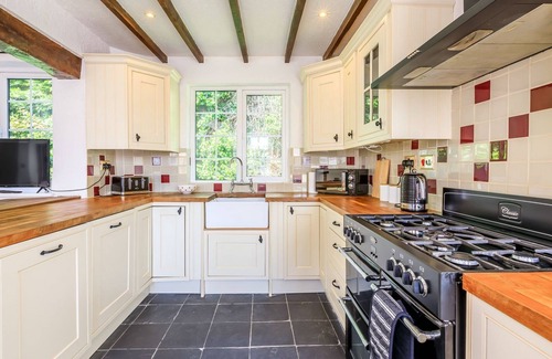 Berrow Cottage | 4 bedroom accommodation in Berrow, Burnham on Sea
