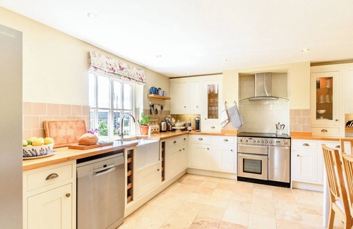 Stainton le Vale Cottage | 4 bedroom accommodation in Great Limber