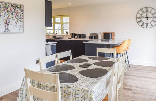 Cylch-Y-Garn Cottage | 4 bedroom accommodation in Llanrhyddlad