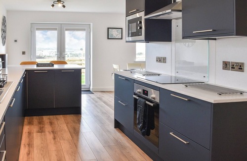 Cylch-Y-Garn Cottage | 4 bedroom accommodation in Llanrhyddlad