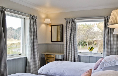 Isle of Seil Cottage | 4 bedroom accommodation in Ardmaddy Castle, near Oban