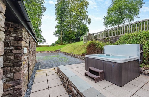 Llangadog Cottage | 4 bedroom accommodation in Gwynfe, Llangadog