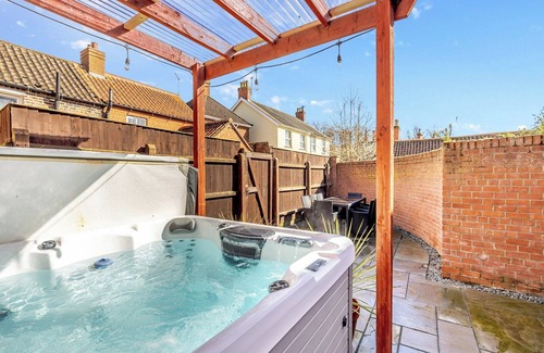 Wainfleet All Saints Cottage | 4 bedroom accommodation in Skegness
