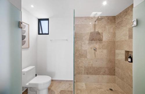 Dzemul Apartment | 4-Bedroom Beachfront Apartment